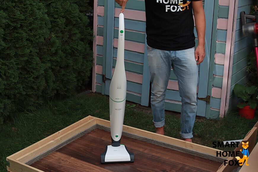 The Vorwerk VB100 can stand on its own